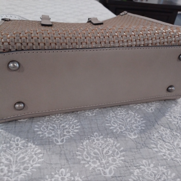 New Patricia Nash Medium Ava Woven Leather Tote. - Picture 6 of 14